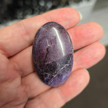 Load image into Gallery viewer, Lavender Jade Palmstone