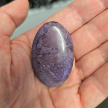 Load image into Gallery viewer, Lavender Jade Palmstone