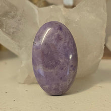 Load image into Gallery viewer, Lavender Jade Palmstone