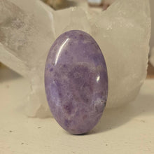 Load image into Gallery viewer, Lavender Jade Palmstone
