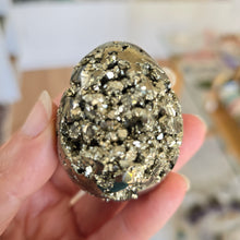 Load image into Gallery viewer, Pyrite Egg