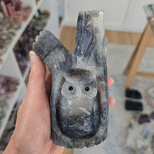 Load image into Gallery viewer, Moss Agate Owl in Tree Stump