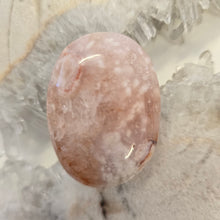Load image into Gallery viewer, Flower Agate Palmstone
