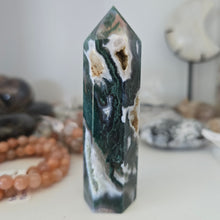 Load image into Gallery viewer, Moss Agate Tower