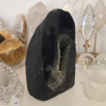 Load image into Gallery viewer, Amethyst Agate Cathedral