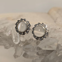Load image into Gallery viewer, Moonstone Sterling Silver Filigree Stud Ear-ring - Round