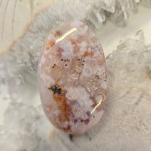 Load image into Gallery viewer, Flower Agate Palmstone