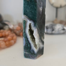 Load image into Gallery viewer, Moss Agate Tower