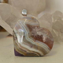 Load image into Gallery viewer, Amethyst Crazy Lace Heart