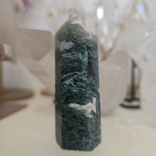 Load image into Gallery viewer, Moss Agate Tower