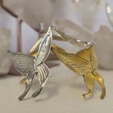 Load image into Gallery viewer, Butterfly Sphere Stand -- Medium