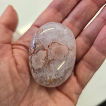 Load image into Gallery viewer, Flower Agate Palmstone