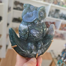 Load image into Gallery viewer, Moss Agate Owl on Moon