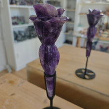 Load image into Gallery viewer, Chevron Amethyst Rose with Stand