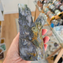 Load image into Gallery viewer, Moss Agate Owl in Tree Stump