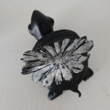 Load image into Gallery viewer, Chrysanthemum Stone Turtle