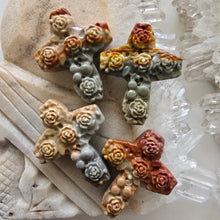 Load image into Gallery viewer, Alashan Agate Rosette Cross