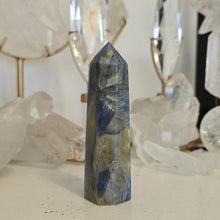 Load image into Gallery viewer, Blue Kyanite Tower