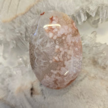 Load image into Gallery viewer, Flower Agate Palmstone