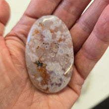 Load image into Gallery viewer, Flower Agate Palmstone