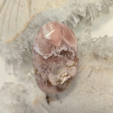 Load image into Gallery viewer, Flower Agate Palmstone