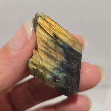 Load image into Gallery viewer, Labradorite Slab