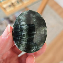 Load image into Gallery viewer, Seraphinite Palmstone