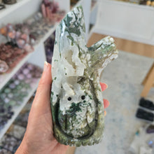 Load image into Gallery viewer, Moss Agate Owl in Tree Stump