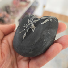 Load image into Gallery viewer, Chrysanthemum Stone Palmstone
