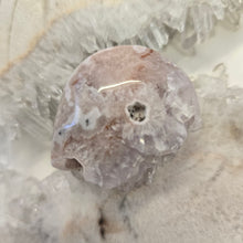 Load image into Gallery viewer, Flower Agate Palmstone