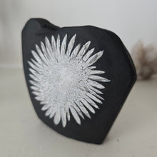 Load image into Gallery viewer, Chrysanthemum Stone Freeform