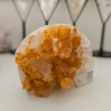 Load image into Gallery viewer, Tangerine Quartz Cluster Stone Skull