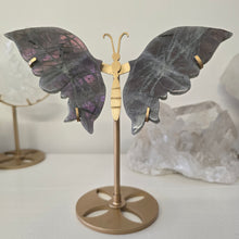 Load image into Gallery viewer, Purple Labradorite Wings