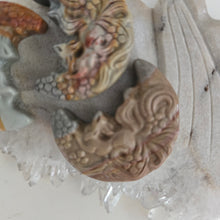Load image into Gallery viewer, Alashan Agate Moons