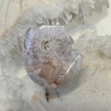 Load image into Gallery viewer, Flower Agate Palmstone