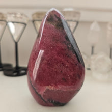 Load image into Gallery viewer, Rhodonite Freeform