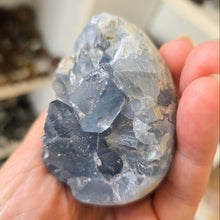 Load image into Gallery viewer, Celestite Cluster Egg