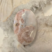 Load image into Gallery viewer, Flower Agate Palmstone