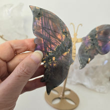 Load image into Gallery viewer, Purple Labradorite Wings