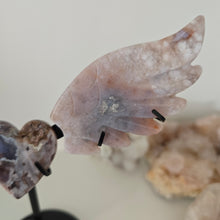 Load image into Gallery viewer, Black Flower Agate Heart Wings