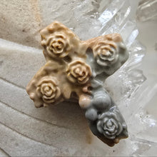 Load image into Gallery viewer, Alashan Agate Rosette Cross