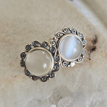 Load image into Gallery viewer, Moonstone Sterling Silver Filigree Stud Ear-ring - Round