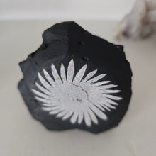 Load image into Gallery viewer, Chrysanthemum Stone Freeform