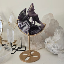 Load image into Gallery viewer, Chevron Amethyst Moon Howling Wolf
