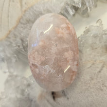 Load image into Gallery viewer, Flower Agate Palmstone