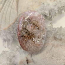 Load image into Gallery viewer, Flower Agate Palmstone