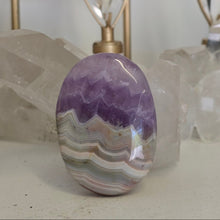Load image into Gallery viewer, Amethyst Crazy Lace Palmstone