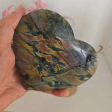 Load image into Gallery viewer, Labradorite Heart with stand