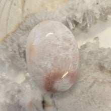 Load image into Gallery viewer, Flower Agate Palmstone