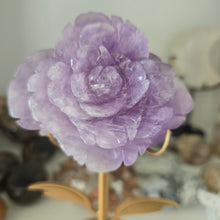 Load image into Gallery viewer, Amethyst Rose on Stand